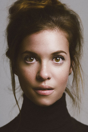 Photo of Émilie Leclerc from the Latest Netflix gallery