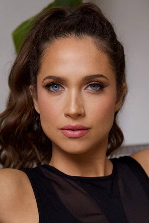 Photo of Maiara Walsh from the Latest Netflix gallery