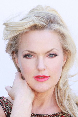 Elaine Hendrix photo