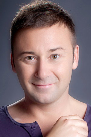 Photo of Andy Cocq from the Latest Netflix gallery