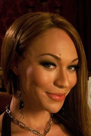 Photo of Mia Isabella from the Latest Netflix gallery