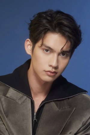 Vachirawit Chivaaree photo