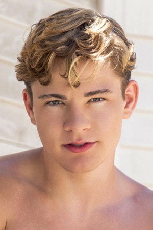 Photo of Oliver Marks from the Latest Netflix gallery