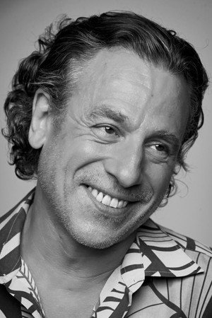 Photo of Enrique Simón from the Latest Netflix gallery