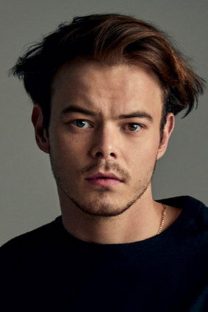 Charlie Heaton photo