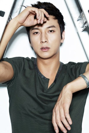 Park Gun-hyung photo