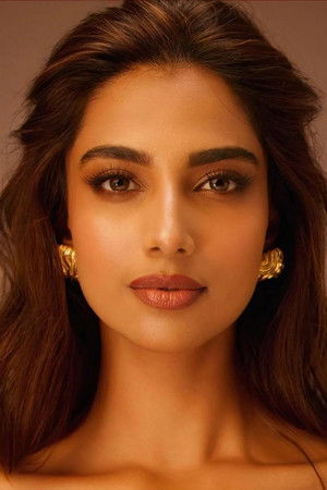 Meenakshi Chaudhary photo