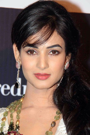 Sonal Chauhan photo