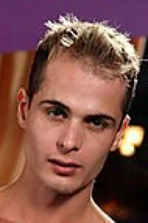 Photo of Rowen Bailey from the Latest Netflix gallery
