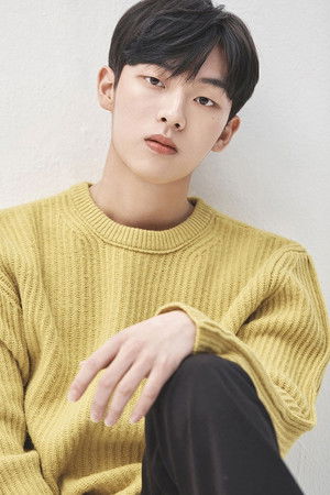 Choi Hyun-wook photo