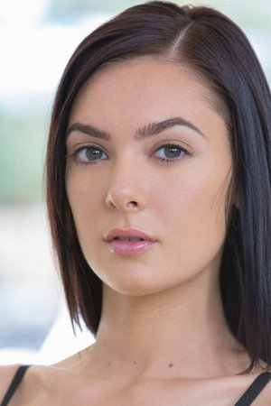 Photo of Marley Brinx from the Latest Netflix gallery