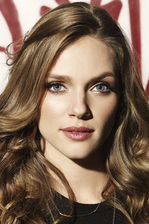 Tracy Spiridakos photo