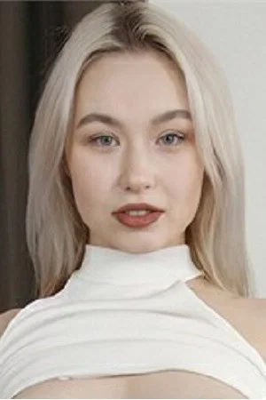 Photo of Sara Bork from the Latest Netflix gallery