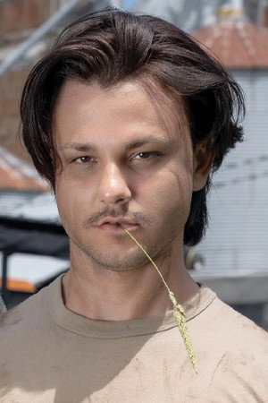 Photo of Enzo Muller from the Latest Netflix gallery