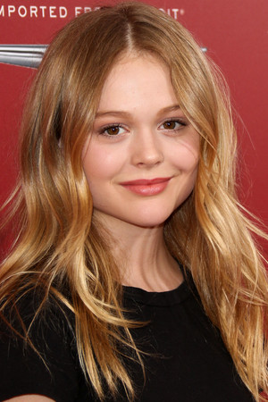 Emily Alyn Lind photo