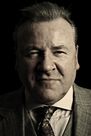 Ray Winstone photo