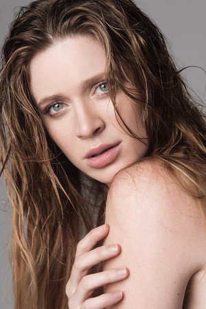 Photo of Laura Kirkpatrick from the Latest Netflix gallery