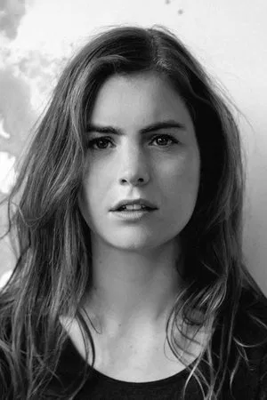 Hannah Hoekstra photo