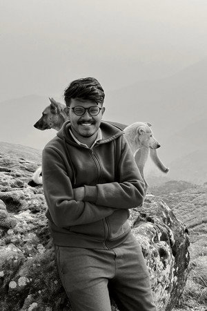 Photo of Hesten Alexi from the Latest Netflix gallery