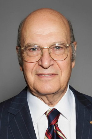 Cüneyt Gökçer photo