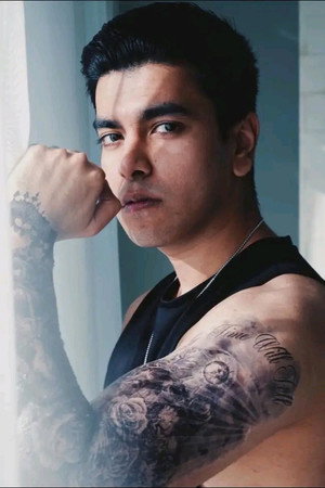 Photo of Salman Muqtadir from the Latest Netflix gallery