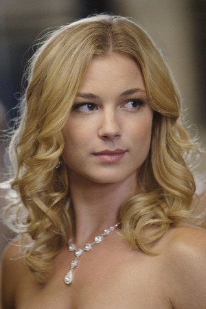 Emily VanCamp photo