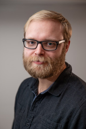 Photo of Larry Lindsay from the Latest Netflix gallery