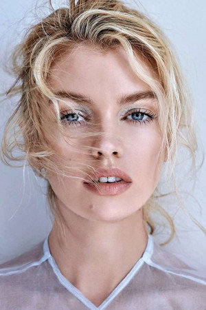 Photo of Stella Maxwell from the Latest Netflix gallery