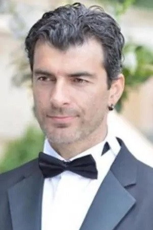 Photo of Özgür Özberk from the Latest Netflix gallery