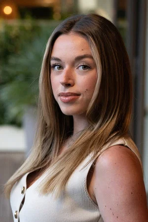 Photo of Emma Broyon from the Latest Netflix gallery