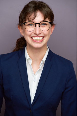 Photo of Daliah Bernstein from the Latest Netflix gallery