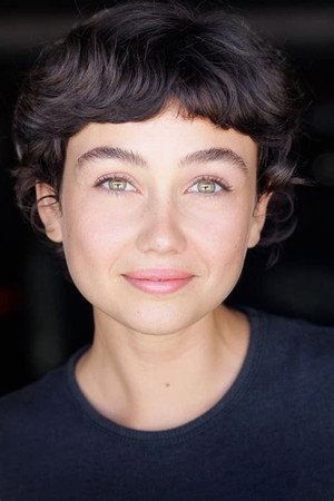 Sydney Chandler photo