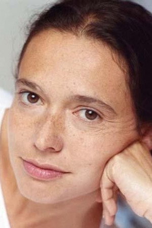 Photo of Amanda Langlet from the Latest Netflix gallery