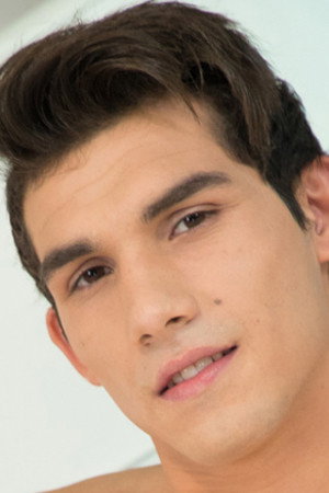 Photo of Ethan Wilder from the Latest Netflix gallery