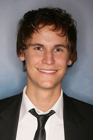 Rhys Wakefield photo
