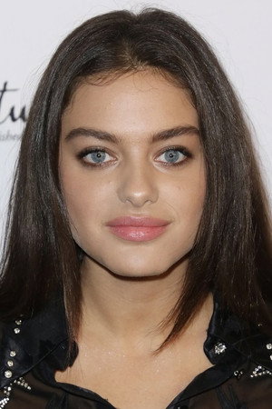 Photo of Odeya Rush from the Latest Netflix gallery