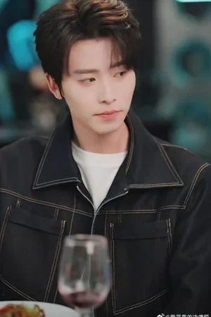 Photo of Yi Hang from the Latest Netflix gallery