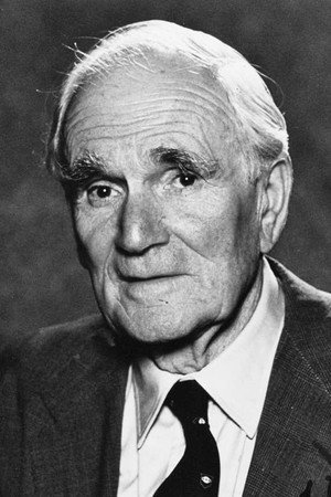 Desmond Llewelyn photo