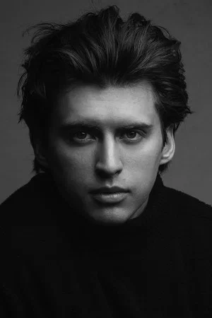 Photo of Dempsey Bryk from the Latest Netflix gallery