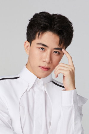 Photo of Wachirakon Raksasuwan from the Latest Netflix gallery