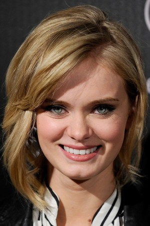 Sara Paxton photo