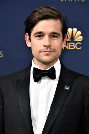 Photo of Jason Ralph from the Latest Netflix gallery