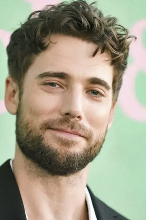 Dustin Milligan photo