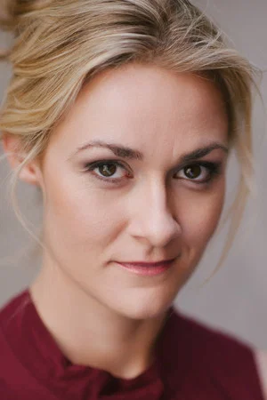 Photo of Julia Billington from the Latest Netflix gallery