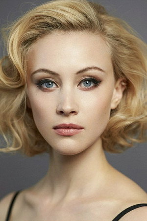 Sarah Gadon photo