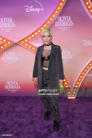 Photo of Hayley Brownell from the Latest Netflix gallery