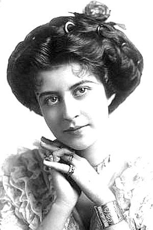 Photo of Flora Parker DeHaven from the Latest Netflix gallery
