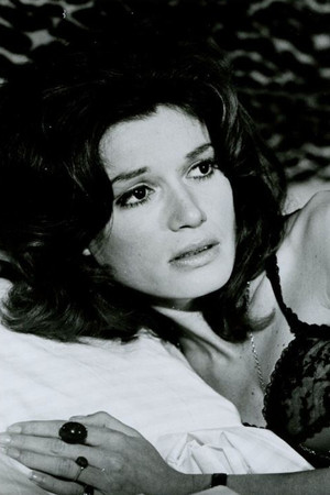 Hildegard Neil photo