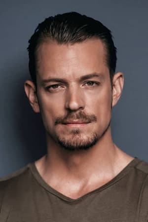 Joel Kinnaman photo