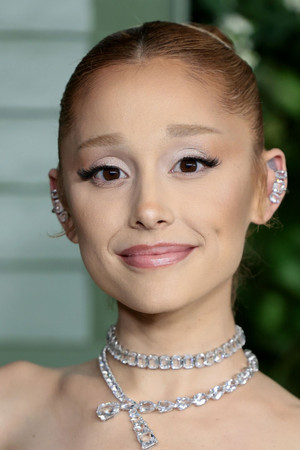 Ariana Grande photo